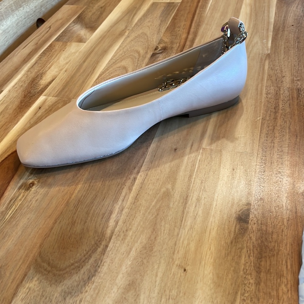 Nude ballet flats with chain - Picture 3 of 5
